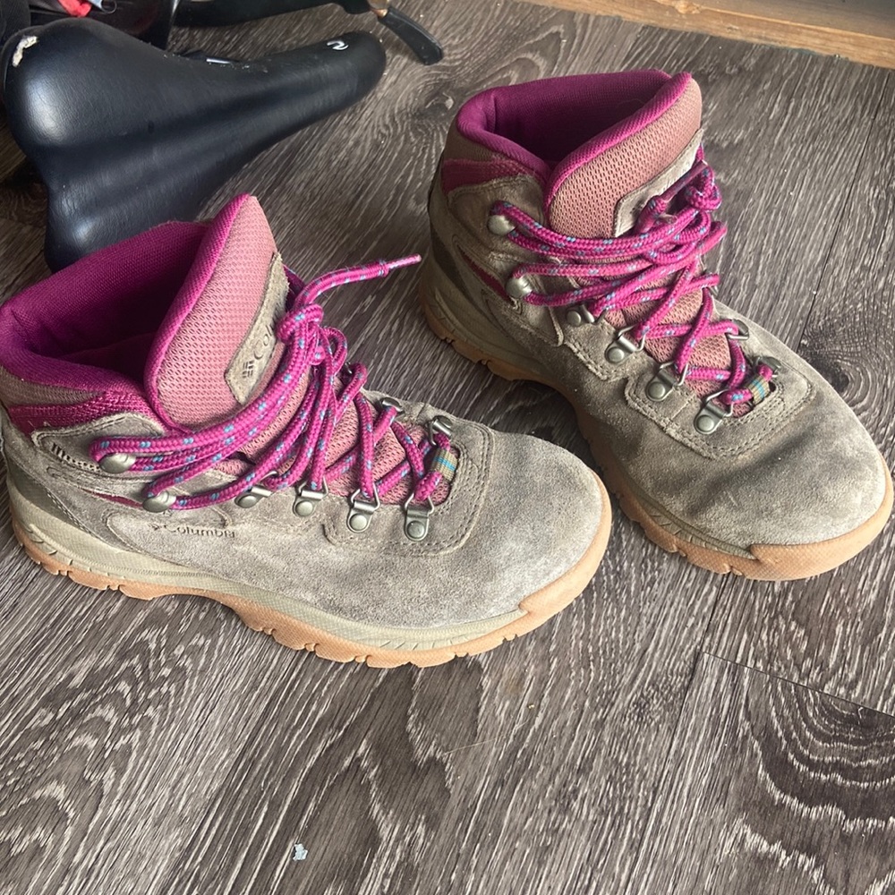 Women’s Hiking Boots size 6.5